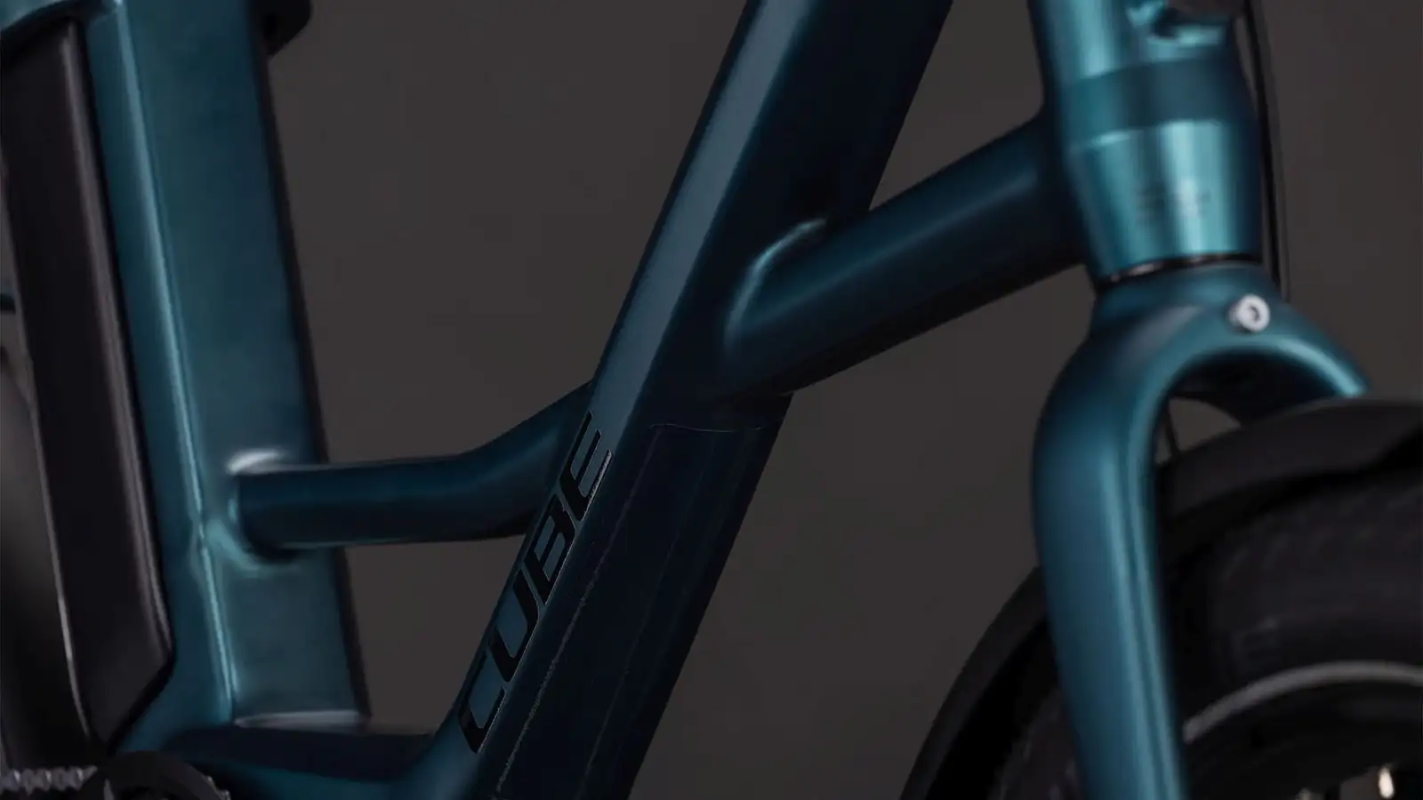 Cube COMPACT HYBRID 545 ROYALGREEN/BLACK - Image 5