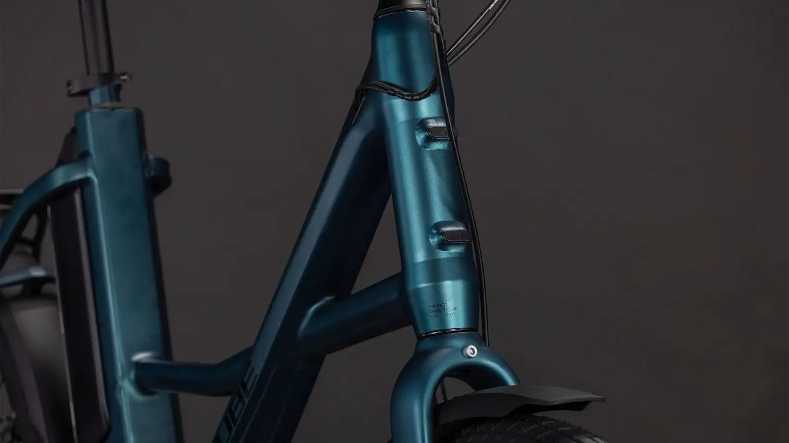 Cube COMPACT HYBRID 545 ROYALGREEN/BLACK - Image 6