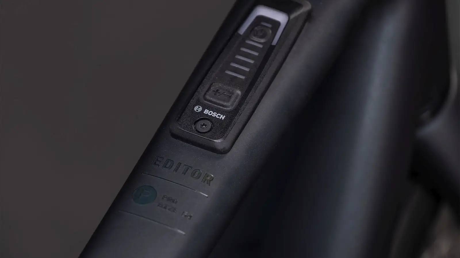 Cube EDITOR HYBRID PRO 400X FE COAL/PRISM - Image 2