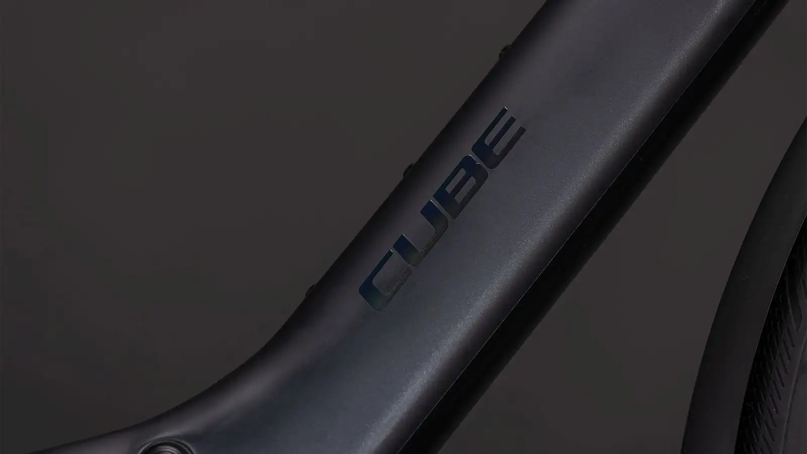 Cube EDITOR HYBRID PRO 400X FE COAL/PRISM - Image 7