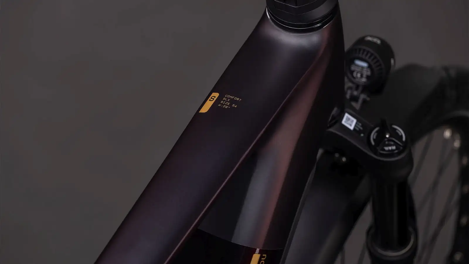 Cube KATHMANDU HYBRID COMFORT SLX 800 SOLARECLIPSE/GOLD - Image 2