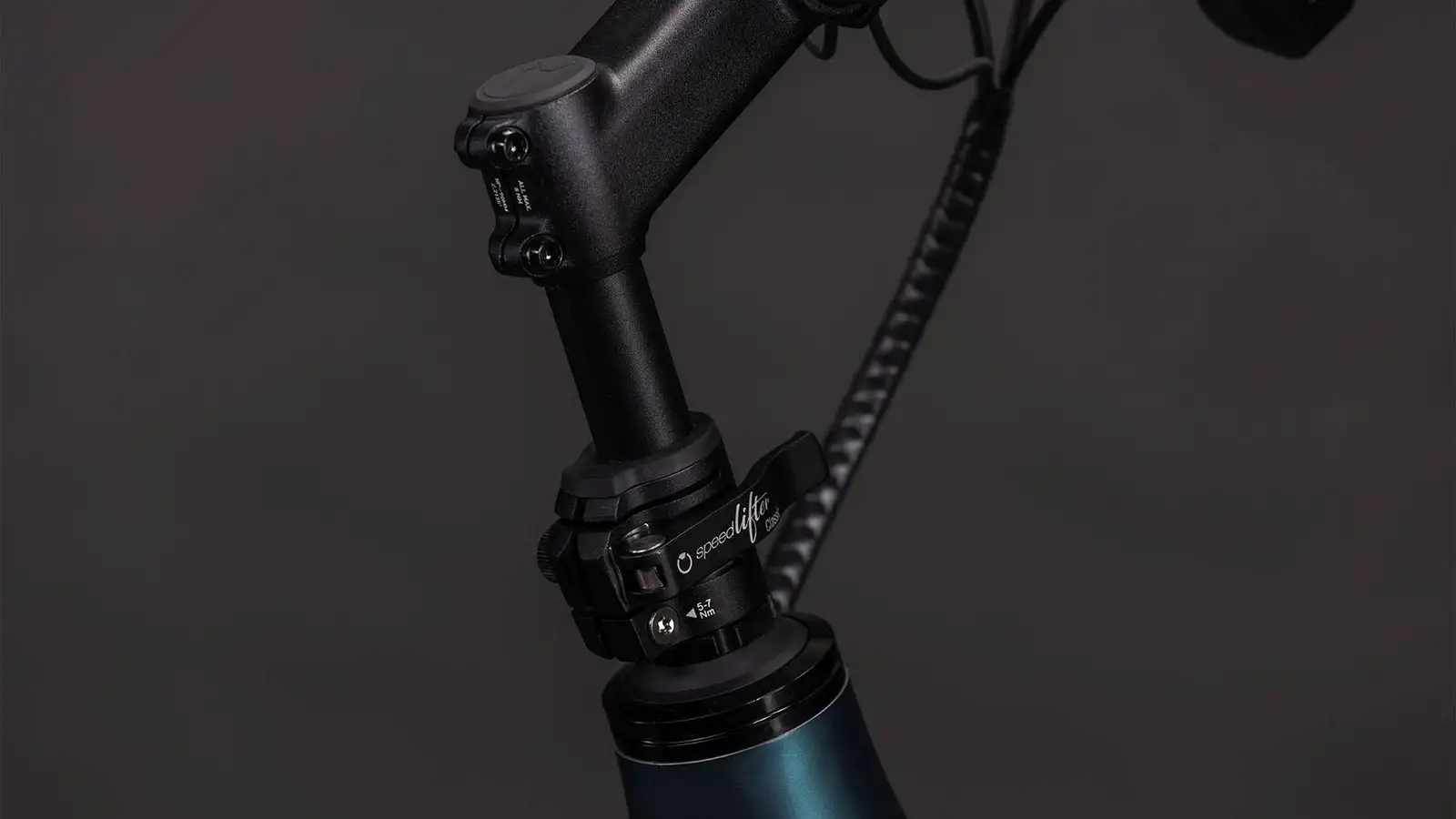 Cube LONGTAIL HYBRID 800 ROYALGREEN/BLACK - Image 5