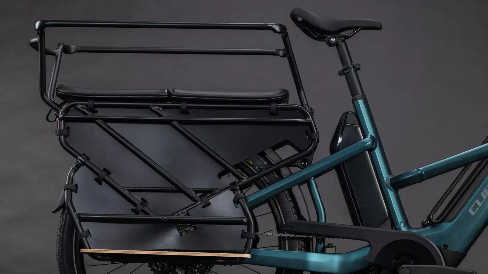 Cube LONGTAIL HYBRID FAMILY 800 ROYALGREEN/BLACK - Image 5