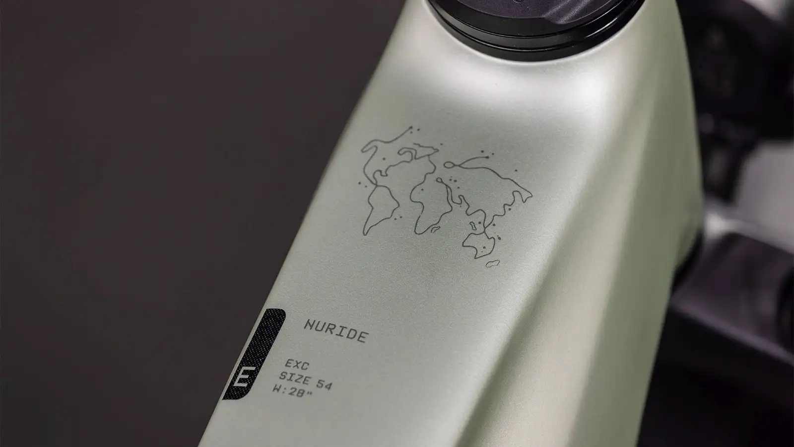 Cube NURIDE HYBRID EXC 800 LEMONGRASS/REFLEX - Image 3