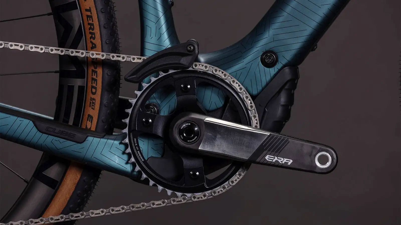 Cube NUROAD HYBRID C:62 SLT 400X ROYALGREEN/CRISSCROSS - Image 6