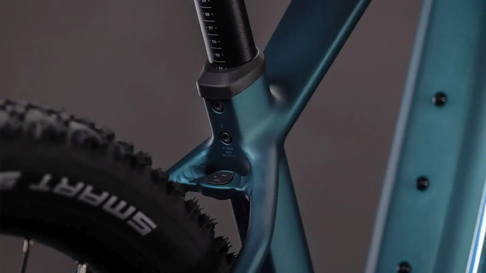 Cube REACTION HYBRID ONE 600 ROYALGREEN/PRISM - Image 4