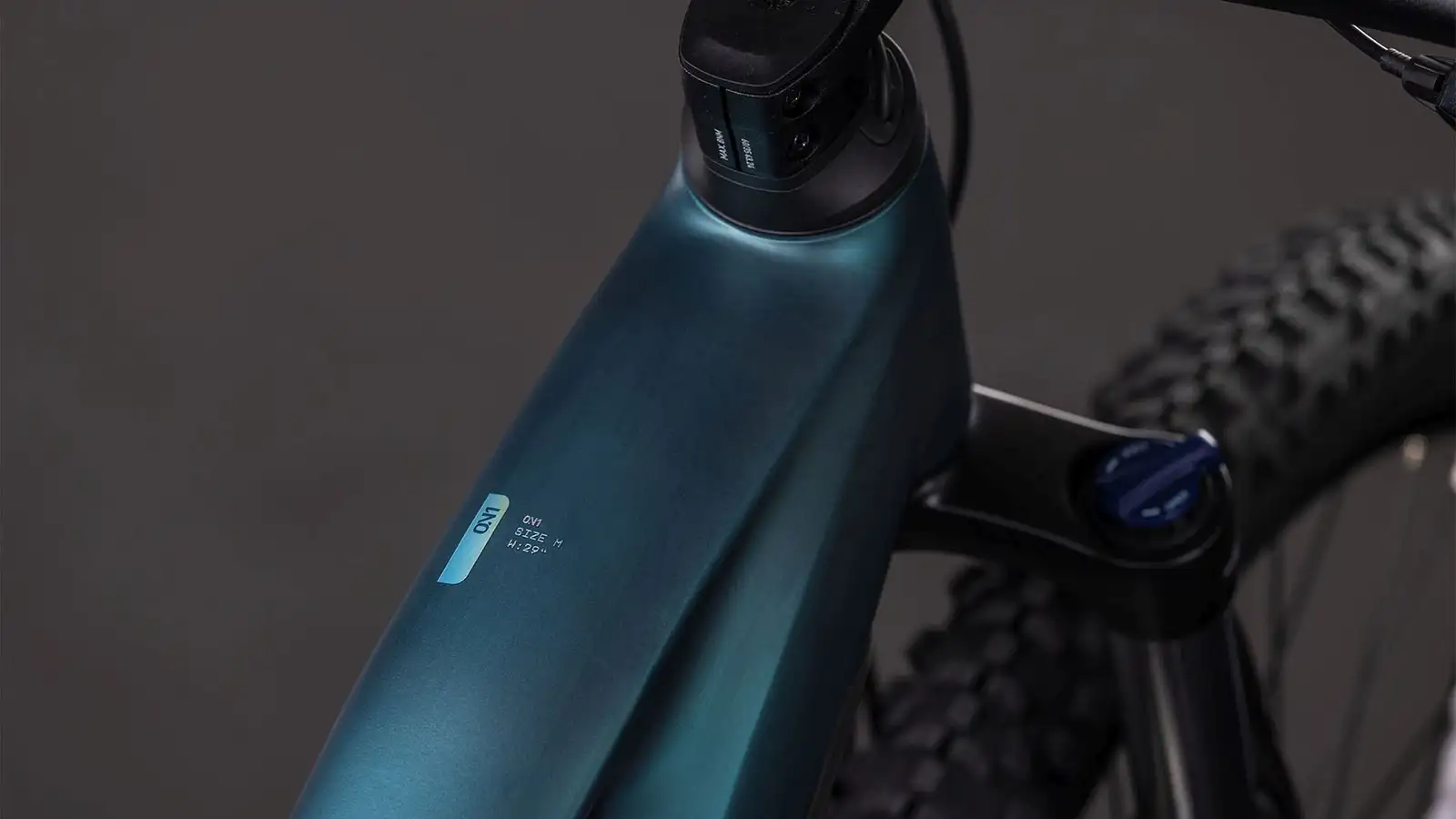 Cube REACTION HYBRID ONE 800 ROYALGREEN/PRISM - Image 2