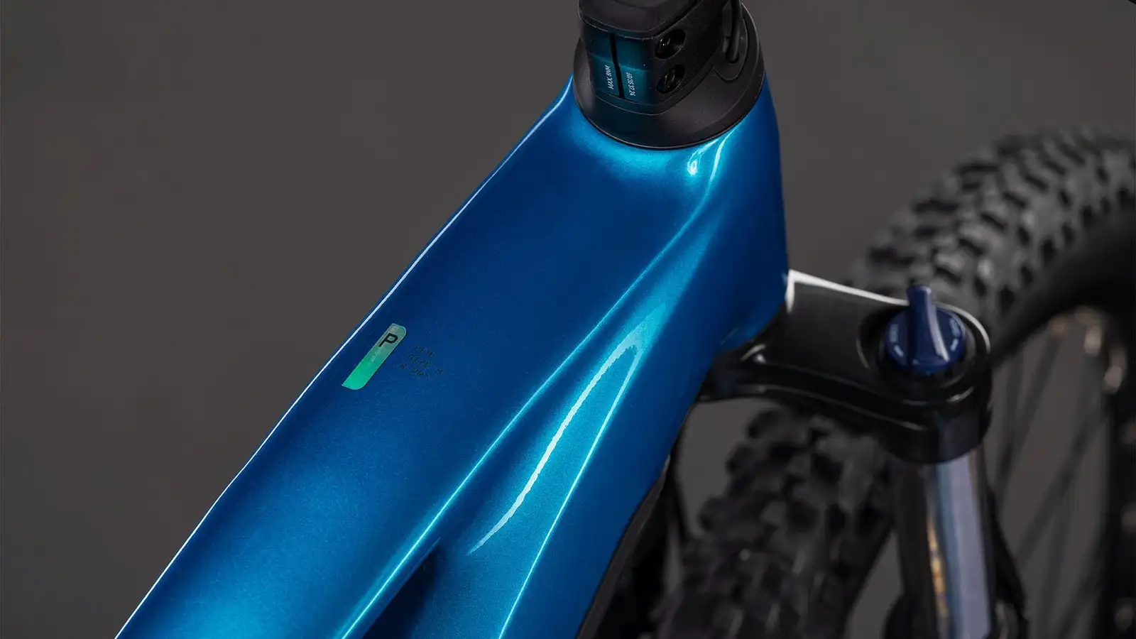 Cube REACTION HYBRID PERFORMANCE 600 ELECTRICBLUE/DAZZLE - Image 2