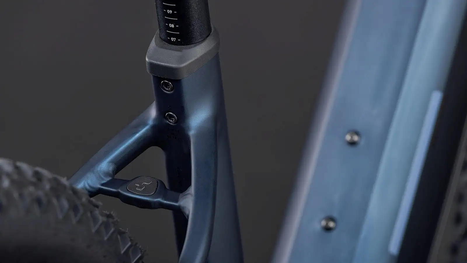 Cube REACTION HYBRID PERFORMANCE 600 INDIGOBLUE/REFLEX - Image 4