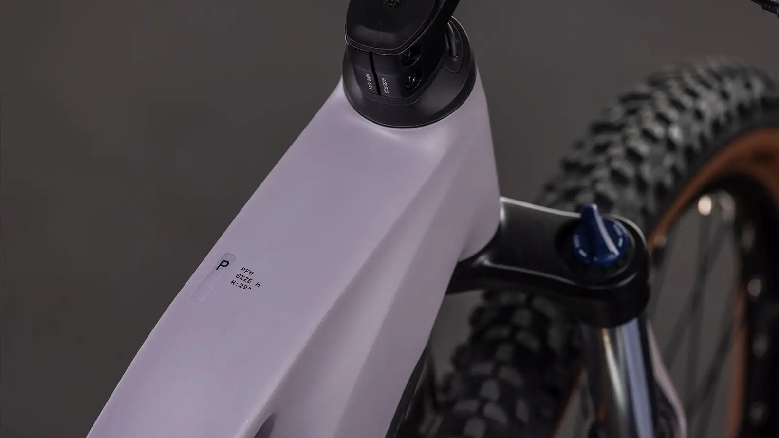 Cube REACTION HYBRID PERFORMANCE 600 PLUMGREY/BLACK - Image 2