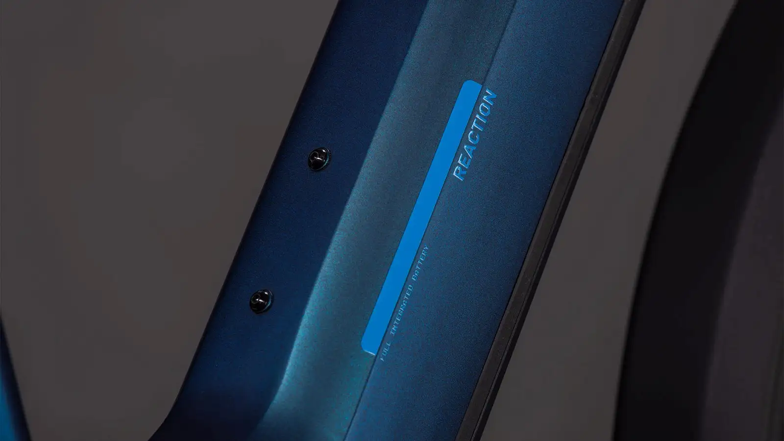 Cube REACTION HYBRID PRO 800 FE NEBULAR/DAZZLE - Image 3