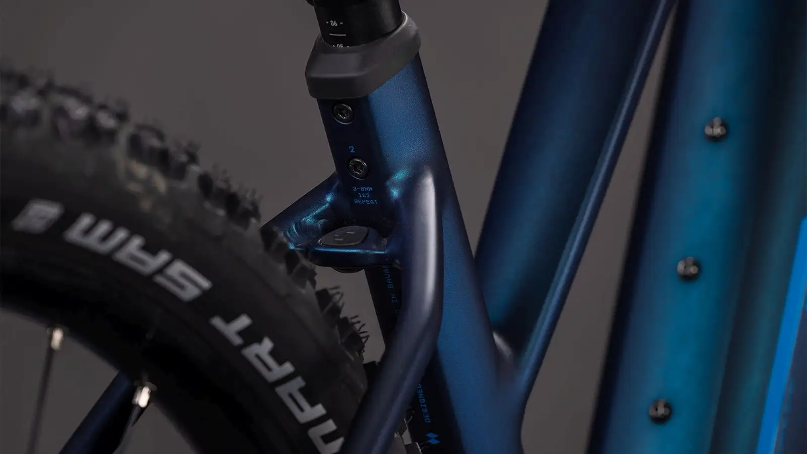 Cube REACTION HYBRID PRO 800 NEBULAR/DAZZLE - Image 4