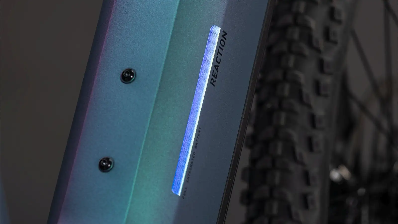 Cube REACTION HYBRID RACE 800 POLARLIGHT/PRISM - Image 3