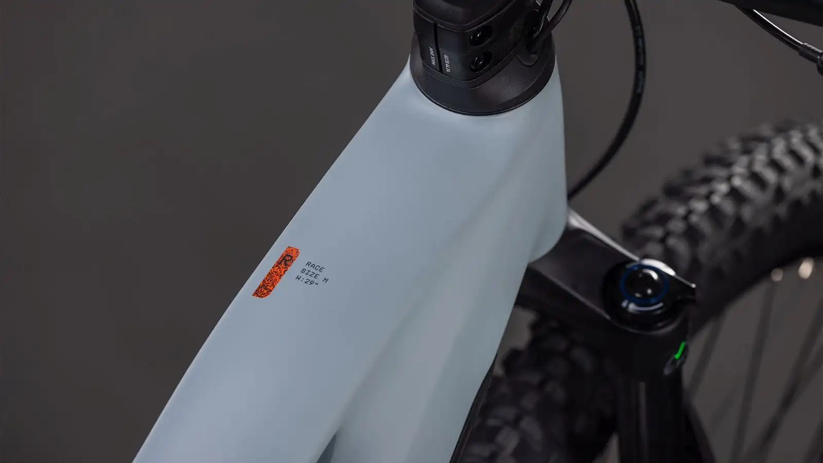 Cube REACTION HYBRID RACE 800 VULCAN/ORANGE - Image 2