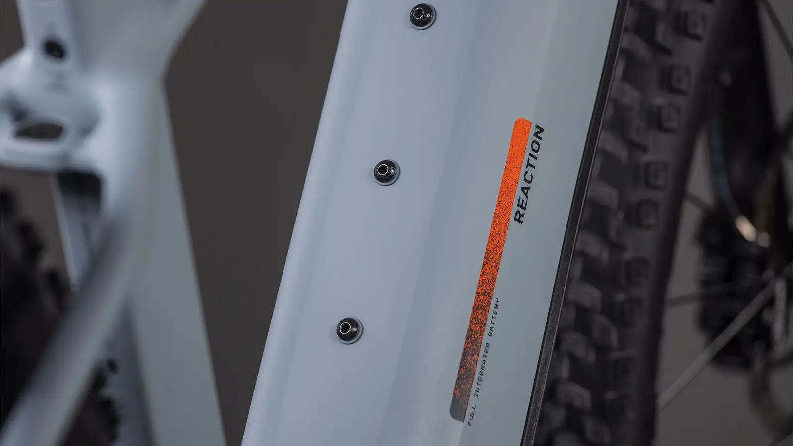 Cube REACTION HYBRID RACE 800 VULCAN/ORANGE - Image 3