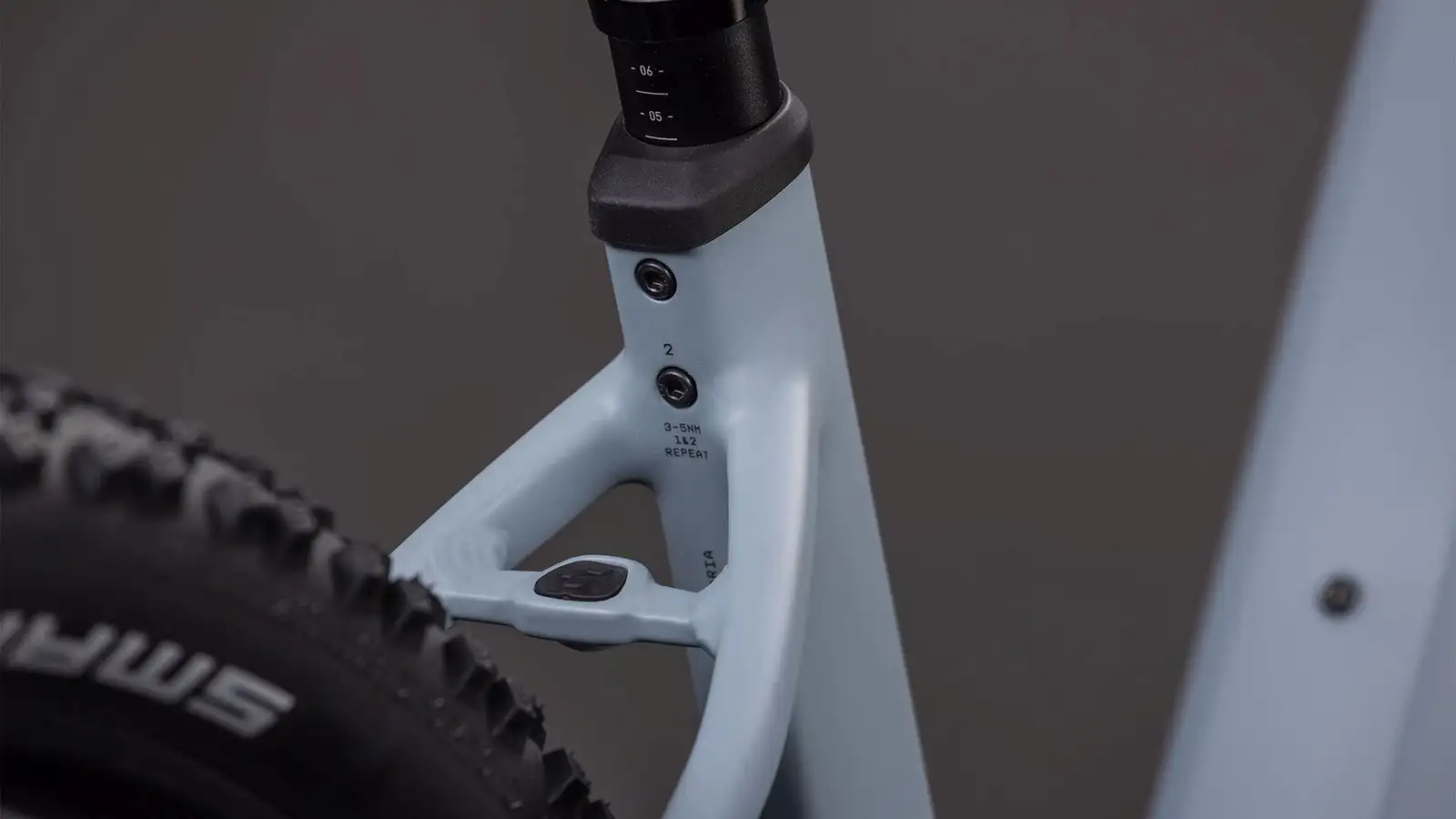 Cube REACTION HYBRID RACE 800 VULCAN/ORANGE - Image 4