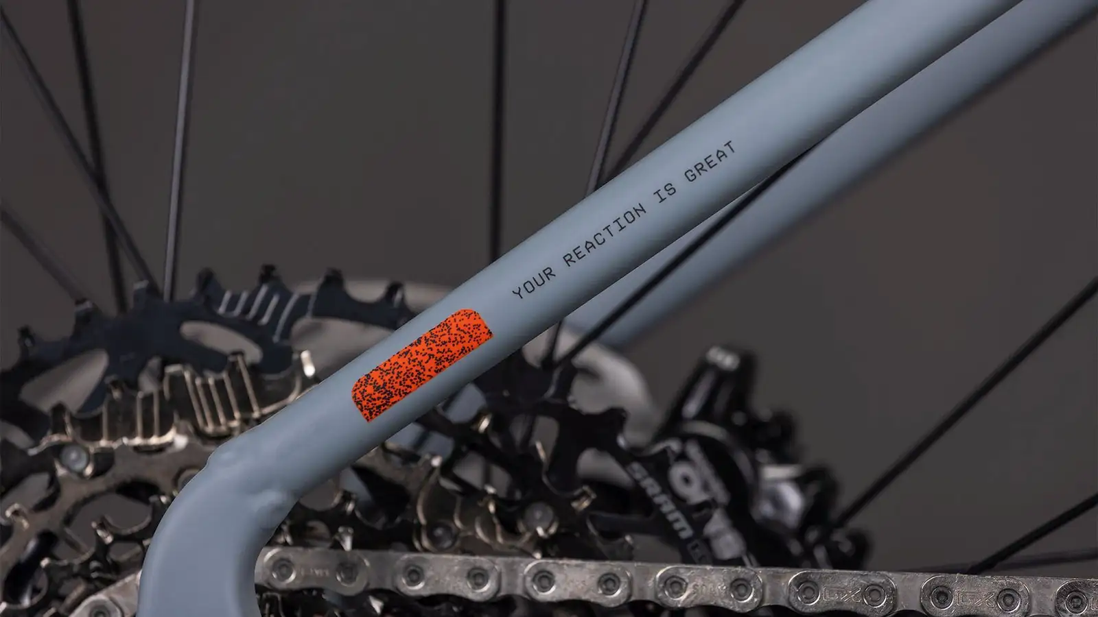 Cube REACTION HYBRID RACE 800 VULCAN/ORANGE - Image 6