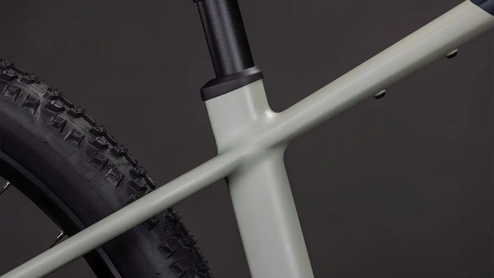 Cube REACTION HYBRID SLT 800 REEDBEIGE/SAGEBRUSHGREEN - Image 4