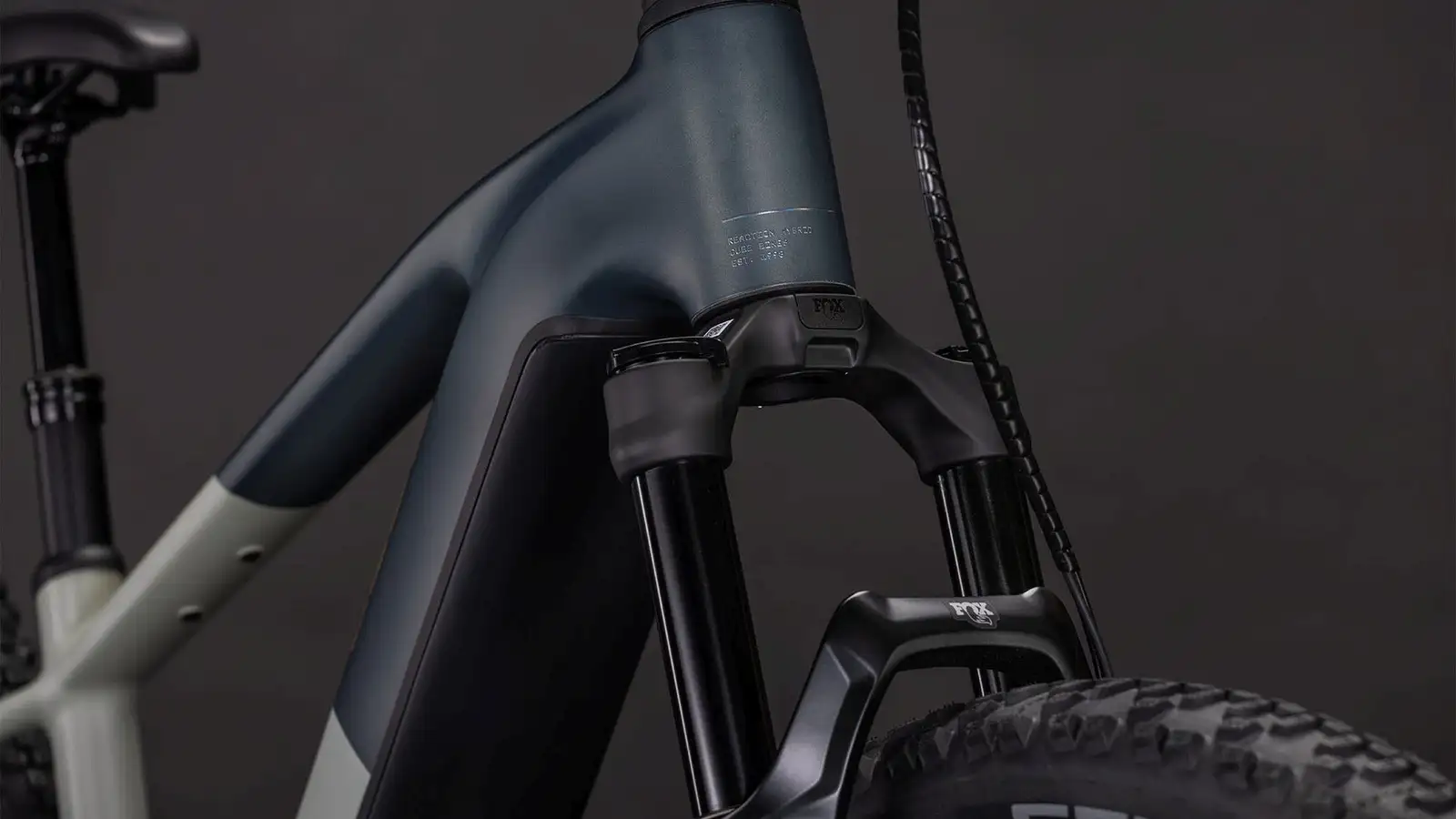 Cube REACTION HYBRID SLT 800 REEDBEIGE/SAGEBRUSHGREEN - Image 6