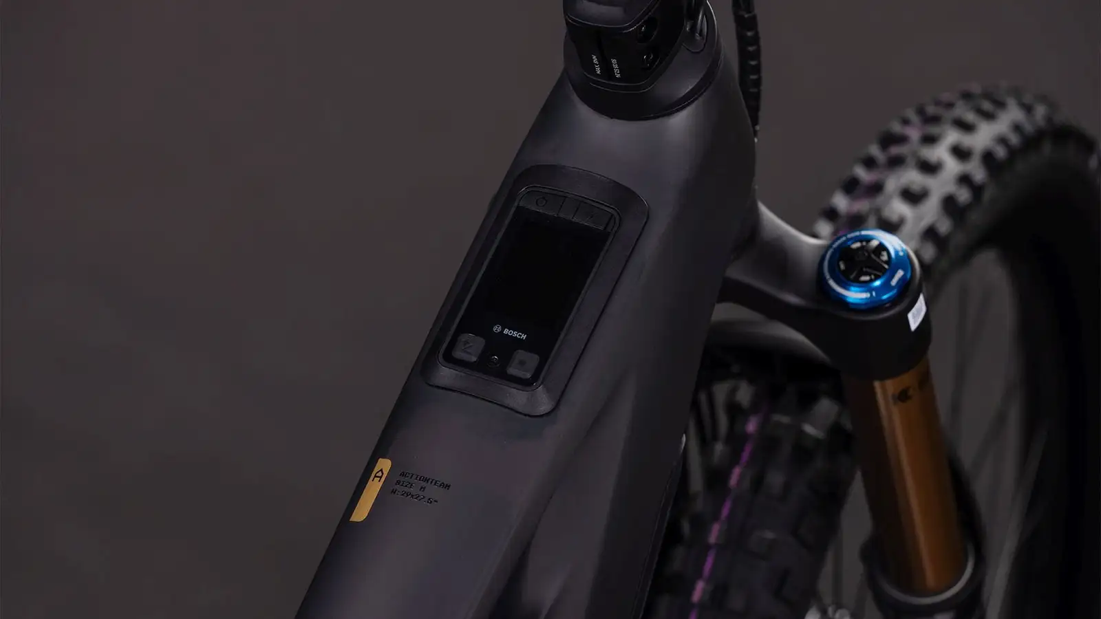 Cube STEREO HYBRID ONE77 HPC AT 800 CARBON/GOLD - Image 2