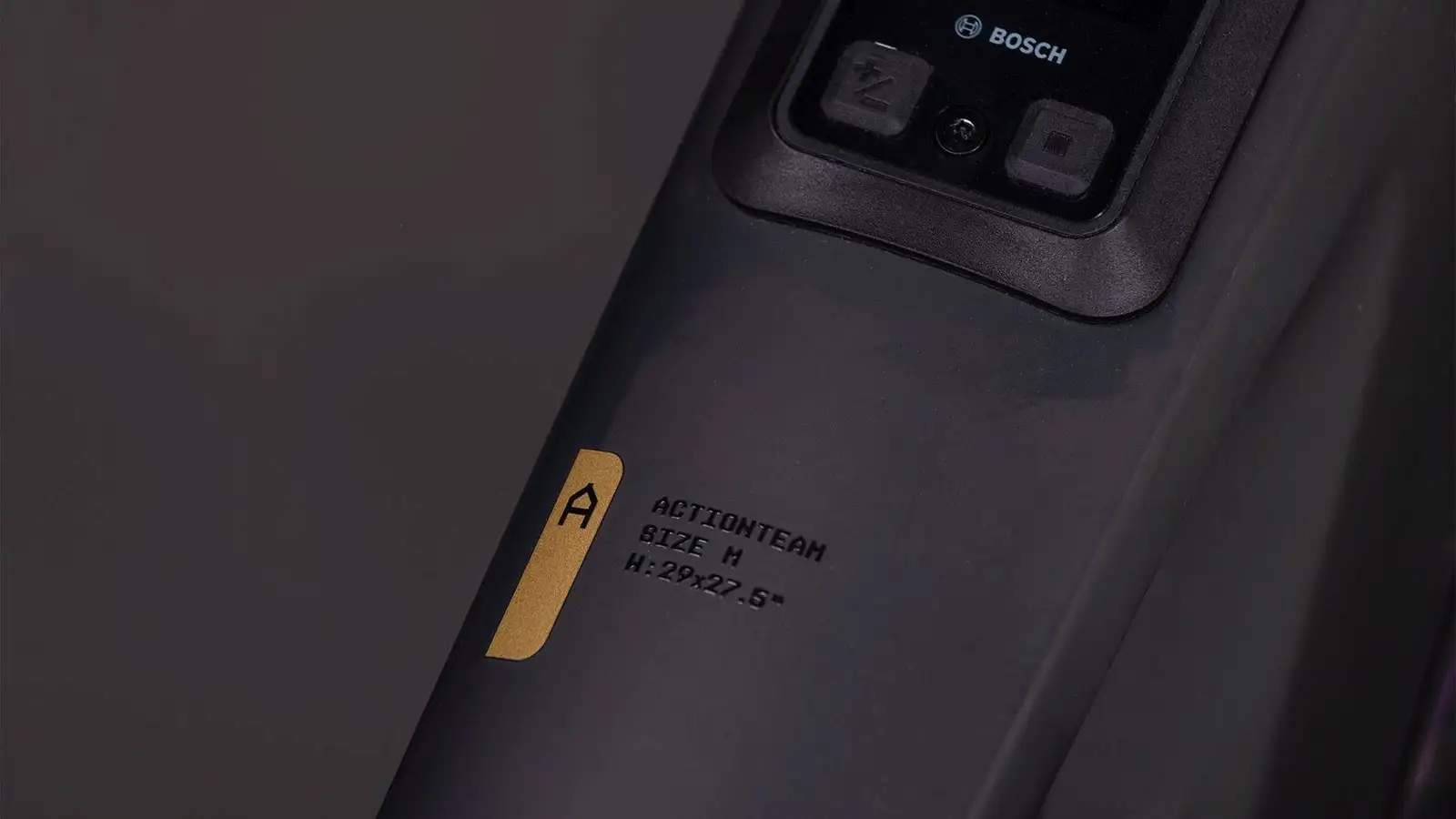 Cube STEREO HYBRID ONE77 HPC AT 800 CARBON/GOLD - Image 3