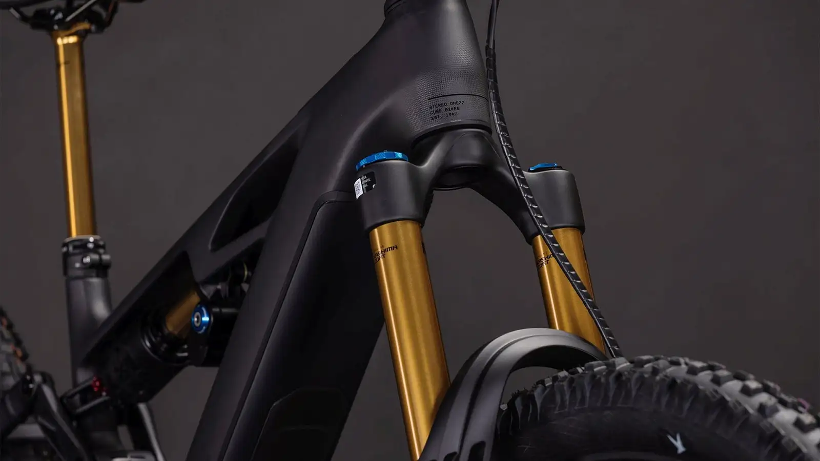 Cube STEREO HYBRID ONE77 HPC AT 800 CARBON/GOLD - Image 7