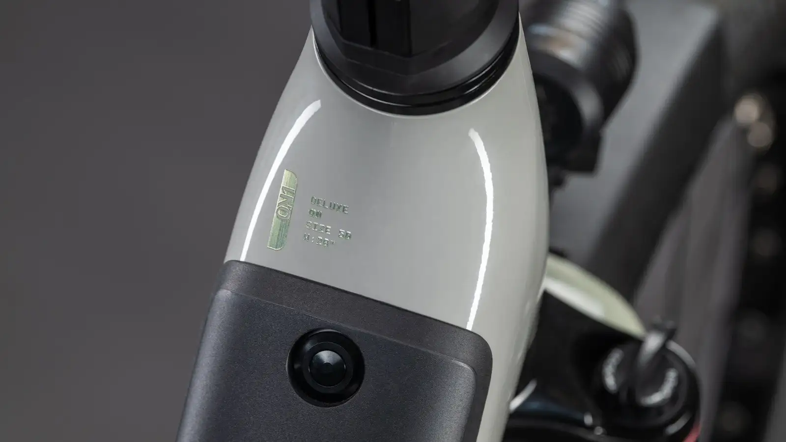 Cube SUPREME HYBRID DELUXE ONE 600 ASHGREEN/CHROME - Image 2