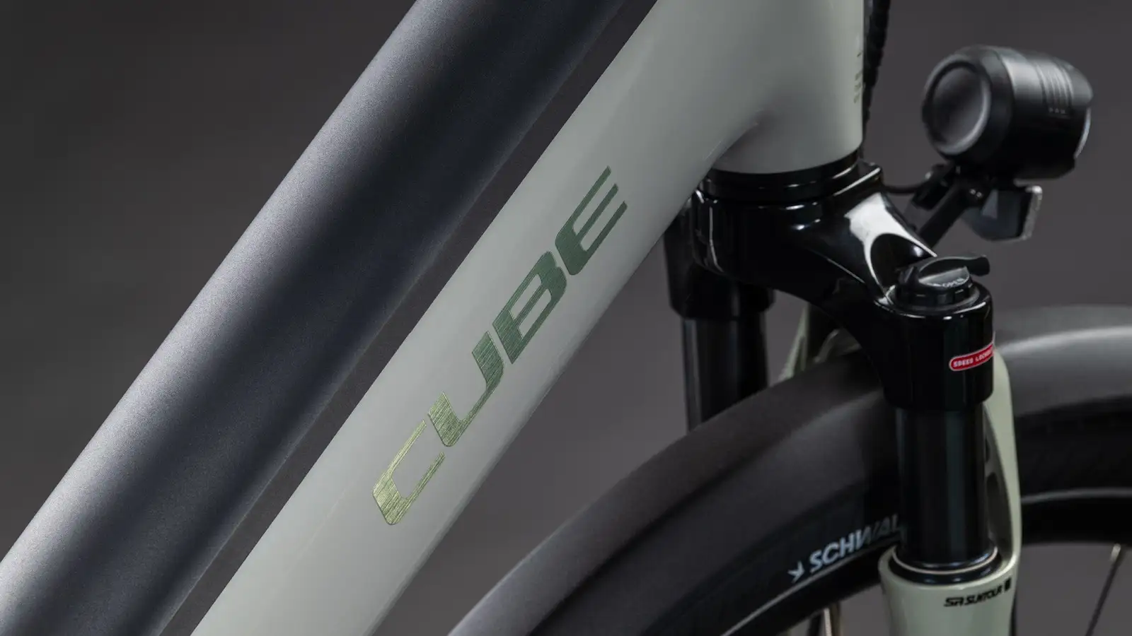 Cube SUPREME HYBRID DELUXE ONE 600 ASHGREEN/CHROME - Image 3