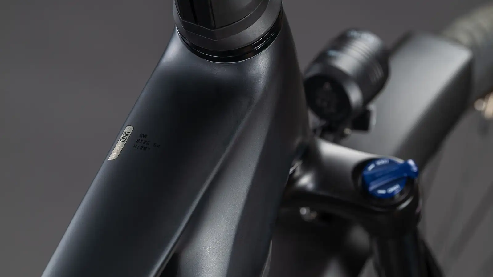 Cube TOURING HYBRID ONE 600 COAL/CHROME - Image 2