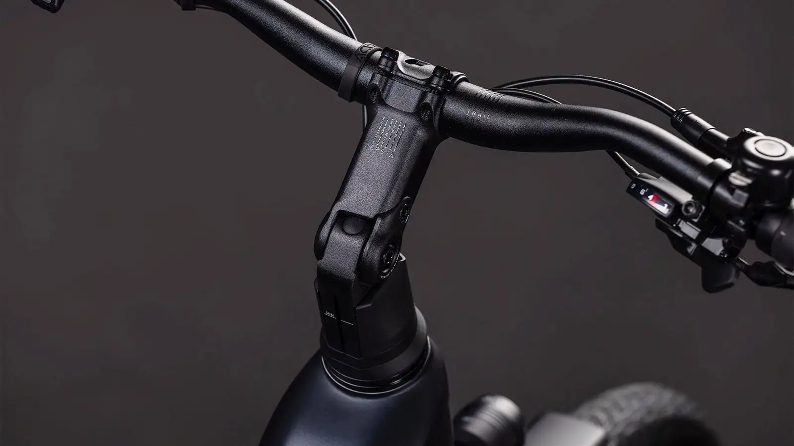 Cube TOURING HYBRID ONE 600 COAL/CHROME - Image 3