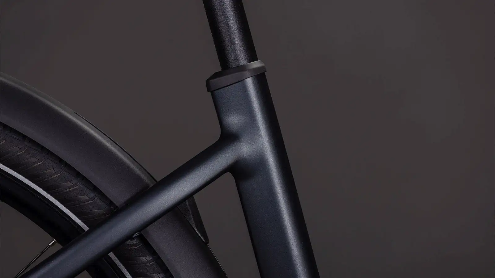 Cube TOURING HYBRID ONE 600 COAL/CHROME - Image 5