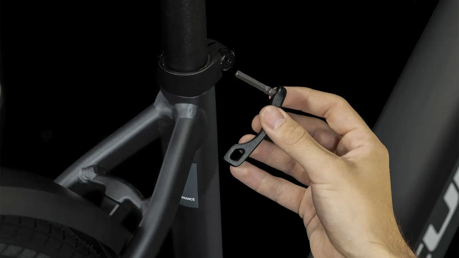 Cube TOURING HYBRID ONE 625 GREY/WHITE - Image 5