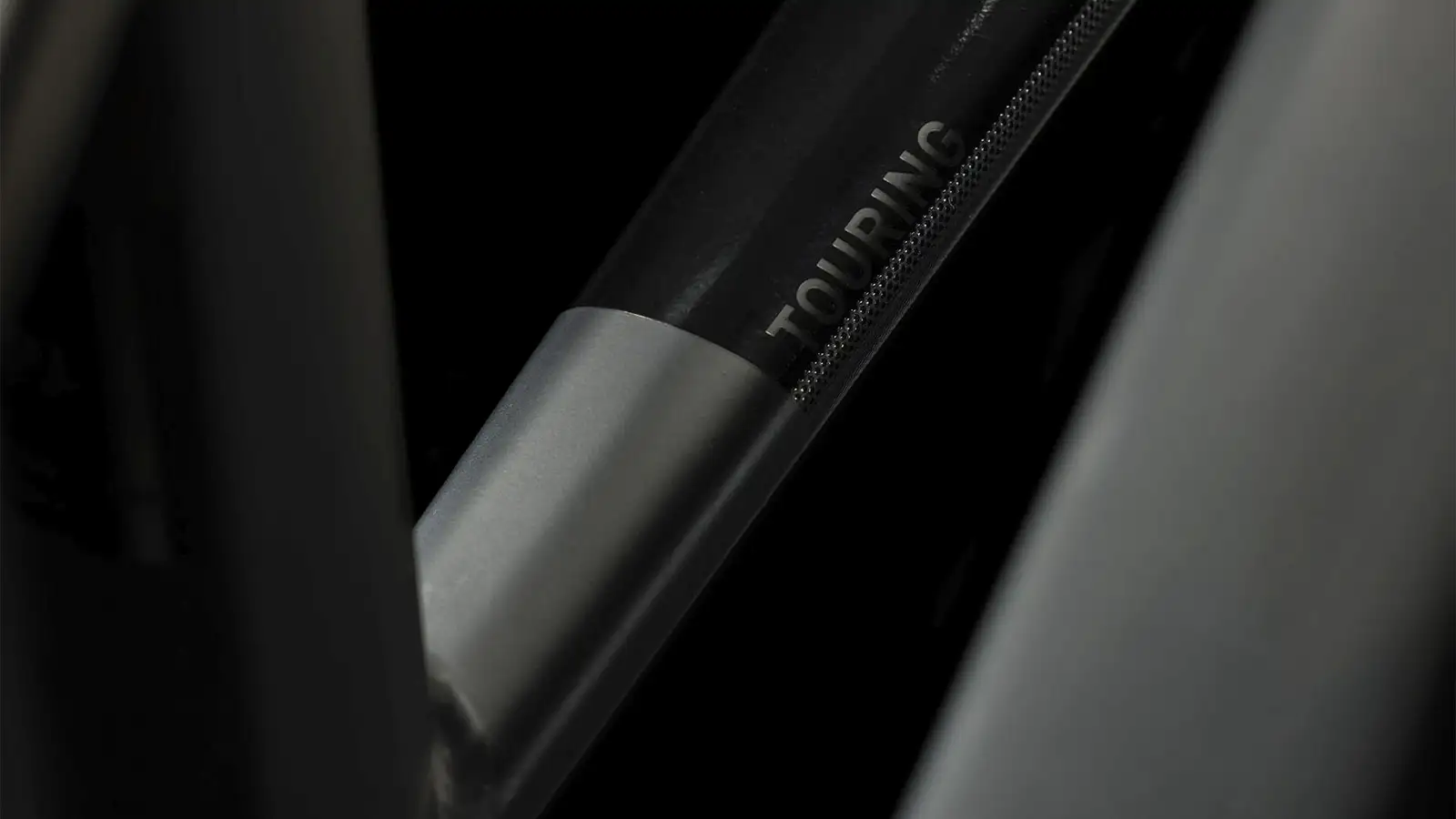 Cube TOURING HYBRID PRO 625 BLACK/METAL - Image 6