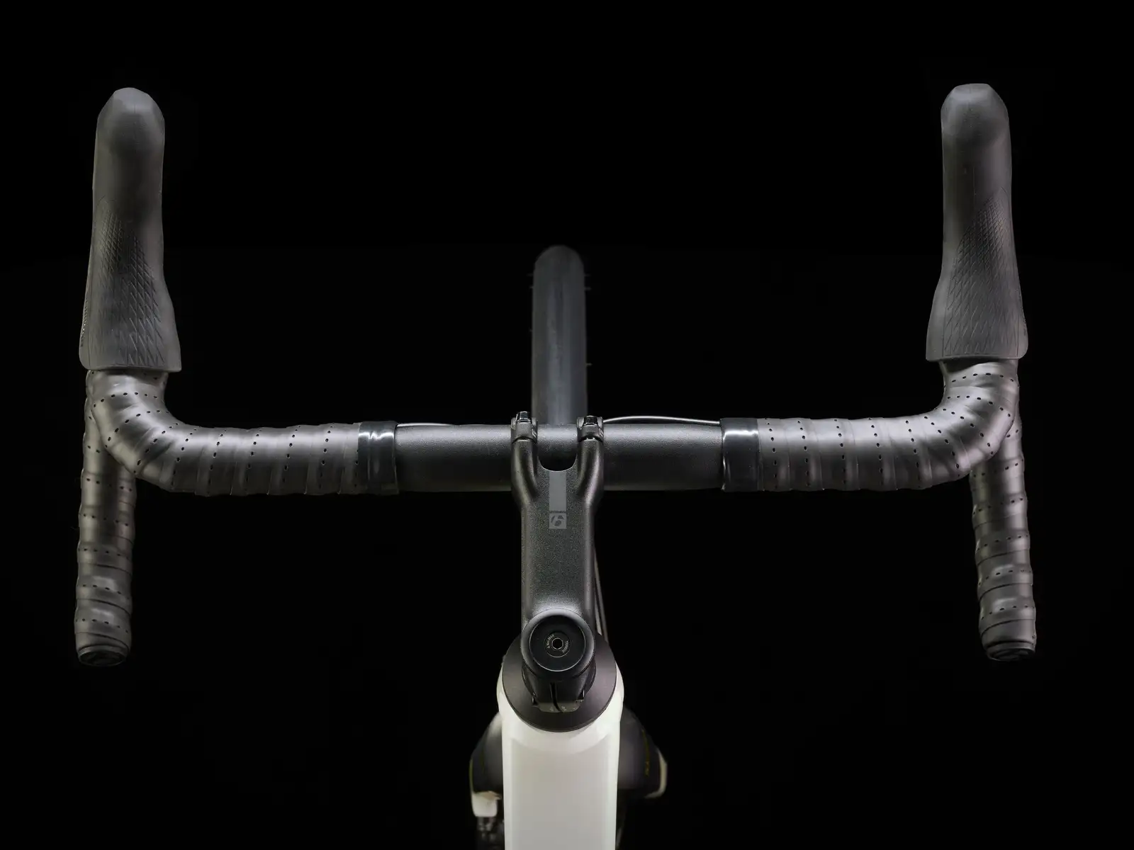 Trek Domane AL 4 Gen 4 - Image 6