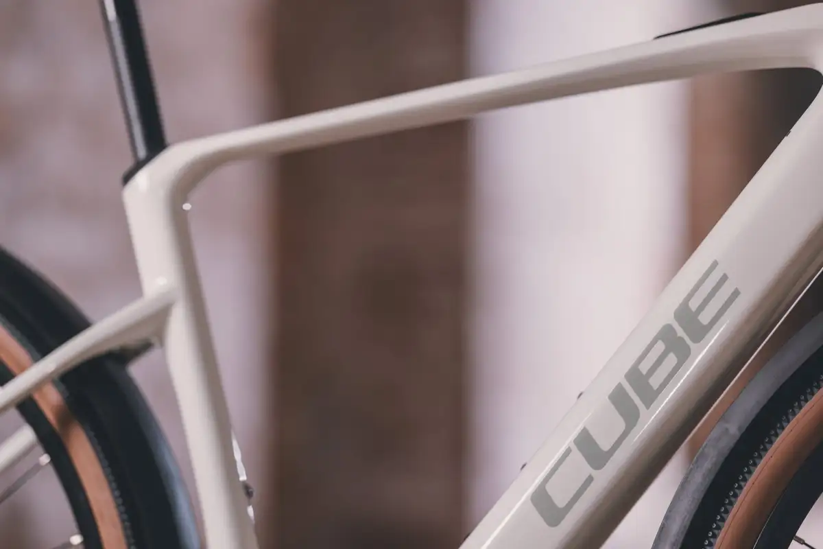Cube NUROAD HYBRID C:62 RACE FE 400X - Afbeelding 10